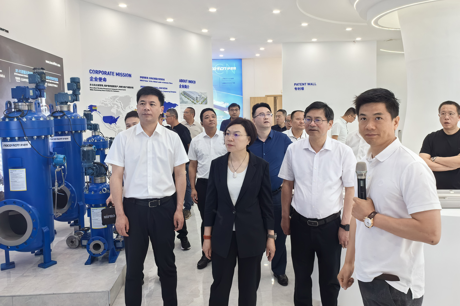 热烈欢迎和桥镇书记到访伊诺特参观指导